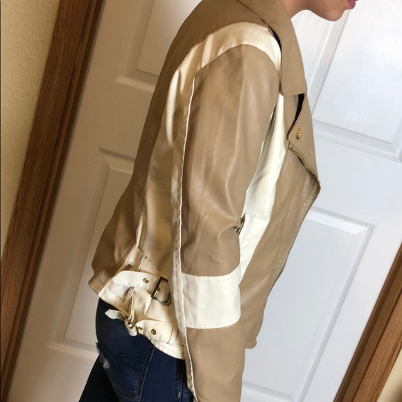 🔥🔥🔥SOLD🔥🔥🔥Tan jacket - Picture 5 of 6
